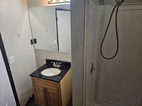 301 W Walnut St, Unit 301 w. walnut St Apt#3 in Ogden, IA - Building Photo - Building Photo