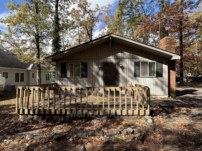 property at 900 Lakeview Pkwy