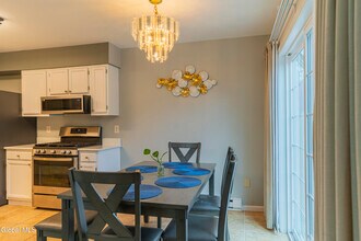 4 Tompion Ln in Saratoga Springs, NY - Building Photo - Building Photo