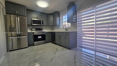 6155 SW 130th Ave in Miami, FL - Building Photo - Building Photo