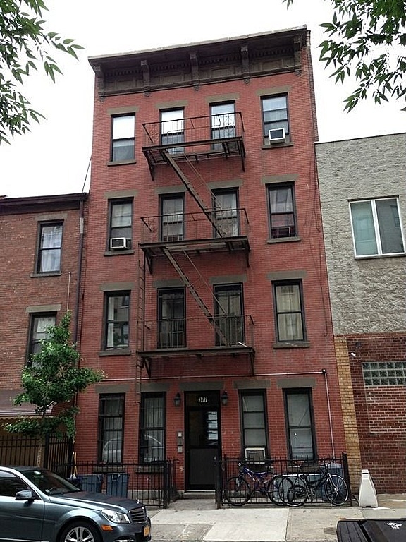 377 S 1st St in Brooklyn, NY - Building Photo - Building Photo