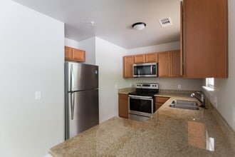 1000 Foster Dr in Conroe, TX - Foto de edificio - Building Photo