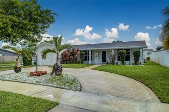 4917 W Park Rd in Hollywood, FL - Building Photo - Building Photo