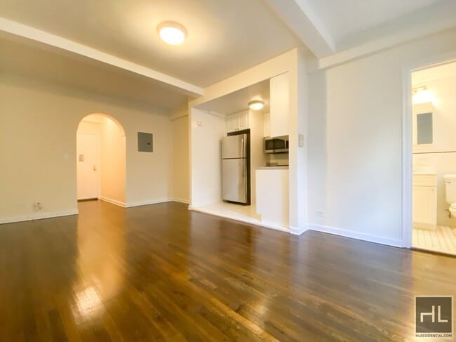 AMSTERDAM AVENUE, Unit 9G in New York, NY - Building Photo - Building Photo