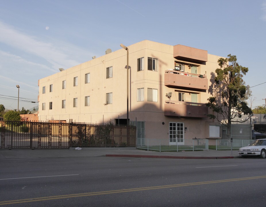 635 N Virgil Ave in Los Angeles, CA - Building Photo