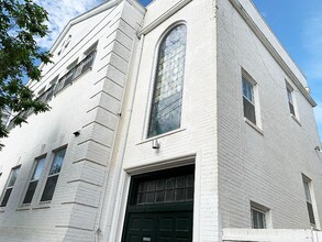 207 S Patrick St-Unit -206 in Alexandria, VA - Building Photo - Building Photo