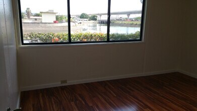 310-310 Kamehameha Hwy in Aiea, HI - Building Photo - Building Photo