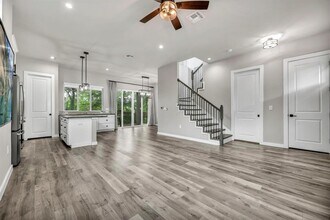 1107 Lott Ave in Austin, TX - Building Photo - Building Photo