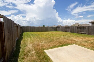 24015 Avogadro Dr in Katy, TX - Building Photo - Building Photo