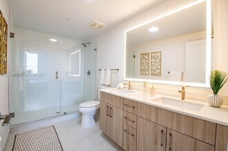3645 NW 36th St-Unit -105 in Miami, FL - Building Photo - Building Photo