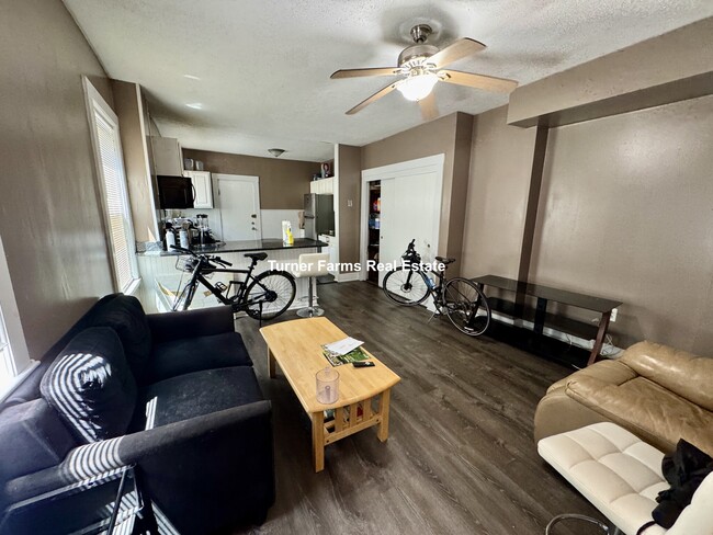 13 Andrew St, Unit 1