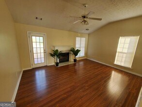 5450 Twin Lakes Dr, Unit 226-226-E in College Park, GA - Building Photo - Building Photo