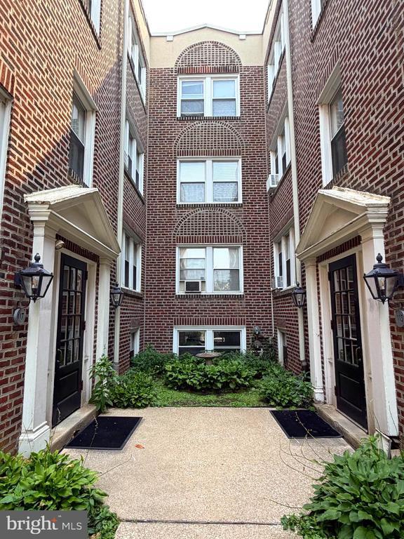 property at 117 N Essex Ave