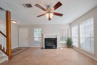 2211 S Kirkwood Rd in Houston, TX - Building Photo - Building Photo