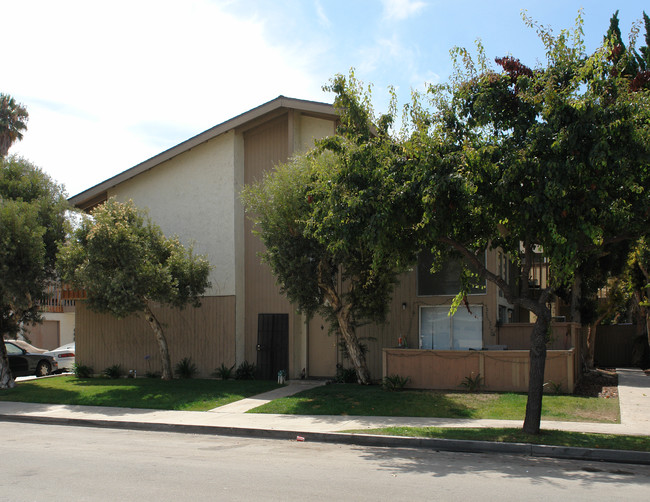 5092 Pearce St in Huntington Beach, CA - Building Photo - Building Photo