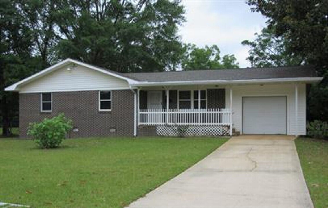 114 Antler Dr in Enterprise, AL - Building Photo