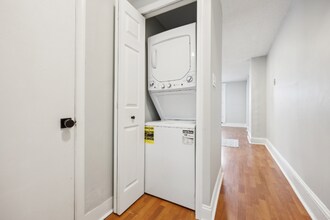 2812 W Girard Ave in Philadelphia, PA - Building Photo - Building Photo