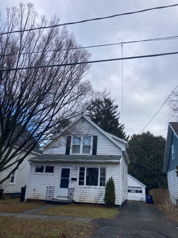 305 Stafford Ave in Syracuse, NY - Foto de edificio - Building Photo