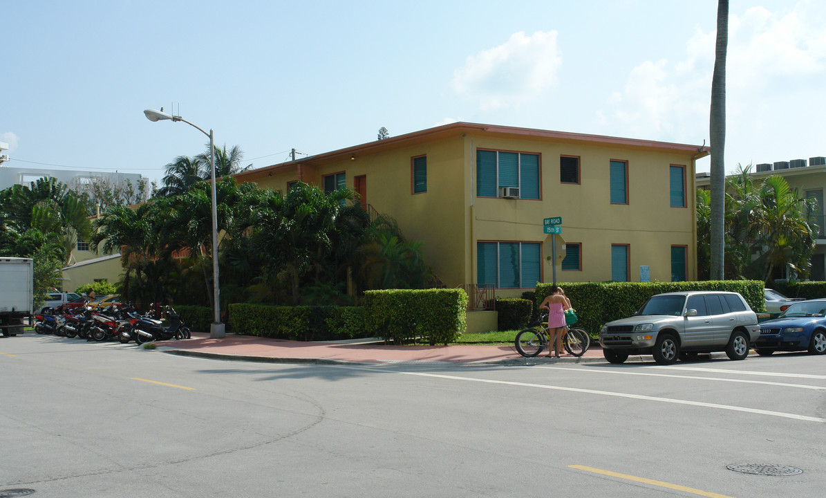 1501 Bay Rd in Miami Beach, FL - Building Photo