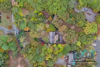 220 Brookstone Dr in La Crosse, VA - Building Photo - Building Photo