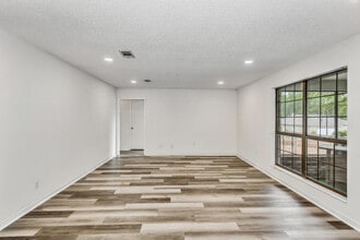 1960 Woodbridge Dr in Pensacola, FL - Building Photo - Building Photo