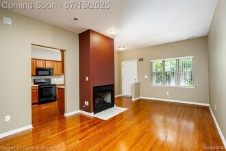 39660 Rockcrest Ln in Northville, MI - Building Photo - Building Photo