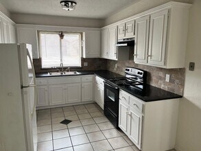 3701 River Oaks Dr in Norman, OK - Building Photo - Building Photo