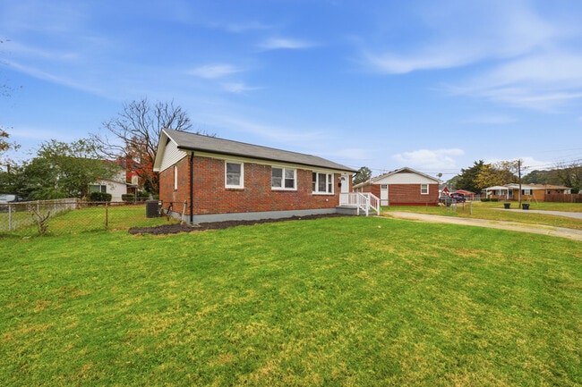 913 Dandridge Dr in Portsmouth, VA - Building Photo - Building Photo