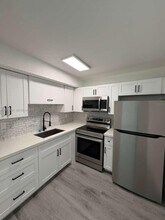 4271 NW 5th St in Plantation, FL - Building Photo - Building Photo