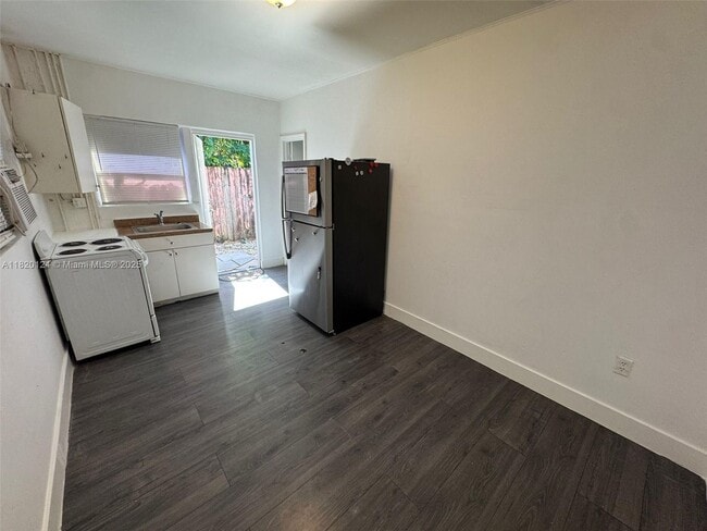 2700 SW 62nd Ave in Miramar, FL - Building Photo - Building Photo