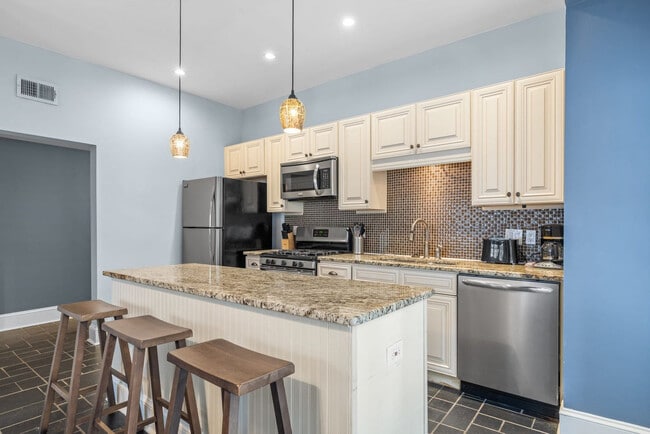 887 Juniper St NE in Atlanta, GA - Building Photo - Building Photo