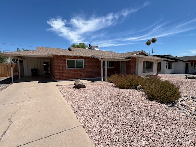 8608 E Highland Ave in Scottsdale, AZ - Building Photo