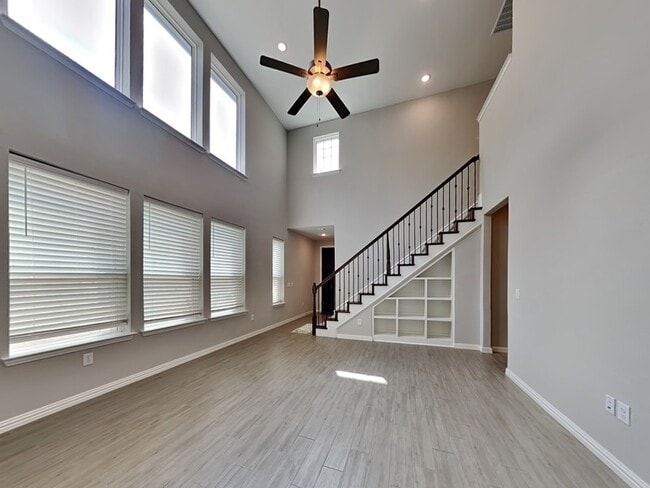 251 Novacek St in Irving, TX - Building Photo - Building Photo