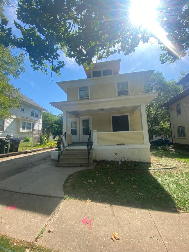 property at 714 N Van Buren St