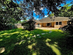 3007 Broadmoor Dr in Sugar Land, TX - Building Photo - Building Photo