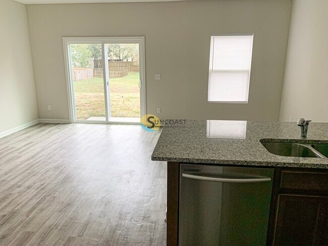 7624 Rain Forest Dr N in Jacksonville, FL - Building Photo - Building Photo