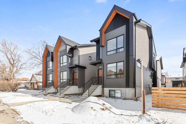 9817-9153 153 St NW in Edmonton, AB - Building Photo - Building Photo