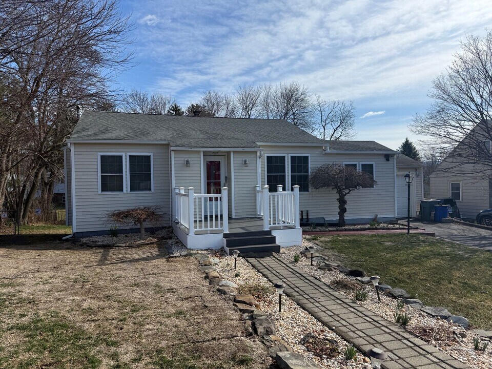 233 Spruce St in New Windsor, NY - Building Photo