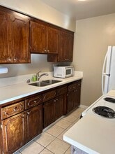 335 Cedar Ave in Long Beach, CA - Building Photo - Building Photo