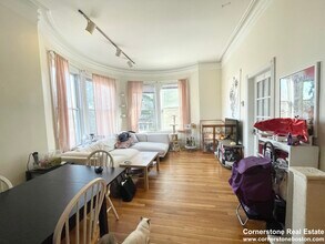775 Parker St, Unit 1 in Boston, MA - Building Photo - Building Photo