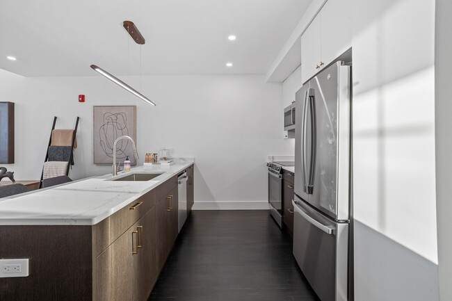 The Roe at Manayunk Apartments and Townhomes in Philadelphia, PA - Building Photo - Building Photo