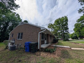 120 Bim St in Carrboro, NC - Building Photo - Building Photo