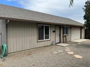 16350 Clover Ave in Patterson, CA - Building Photo - Building Photo