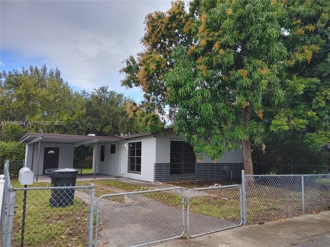 1501 NE 151st Terrace in North Miami Beach, FL - Building Photo - Building Photo