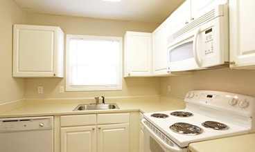 Baywood in Gretna, LA - Building Photo - Interior Photo