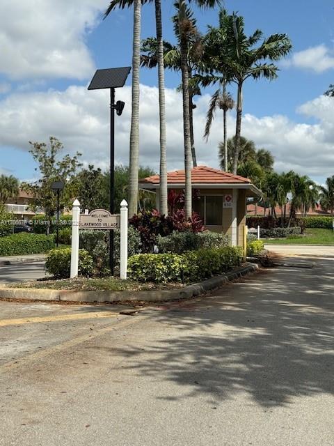 922 Twin Lakes Dr in Coral Springs, FL - Foto de edificio