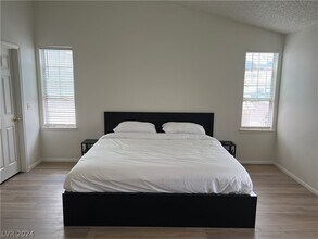8305 Aspenbrook Ave in Las Vegas, NV - Building Photo - Building Photo