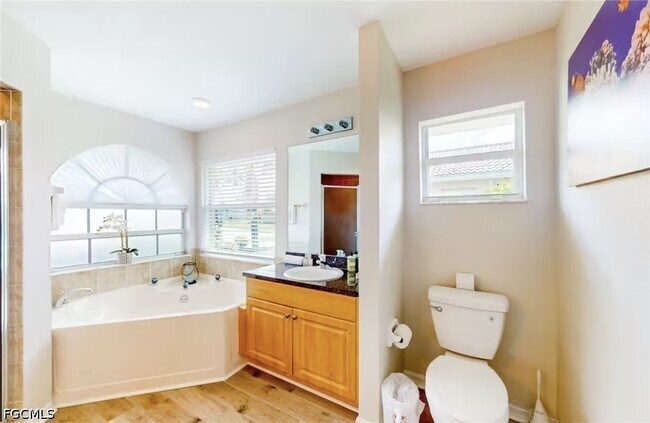 property at 923 SW 28th Terrace