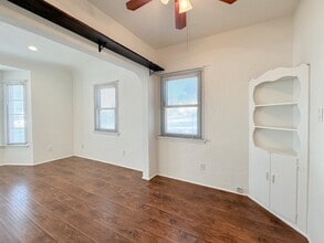 302 W Mariposa Ave in El Segundo, CA - Building Photo - Building Photo