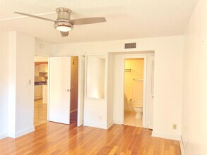 2998 NW 48th Terrace in Fort Lauderdale, FL - Foto de edificio - Building Photo